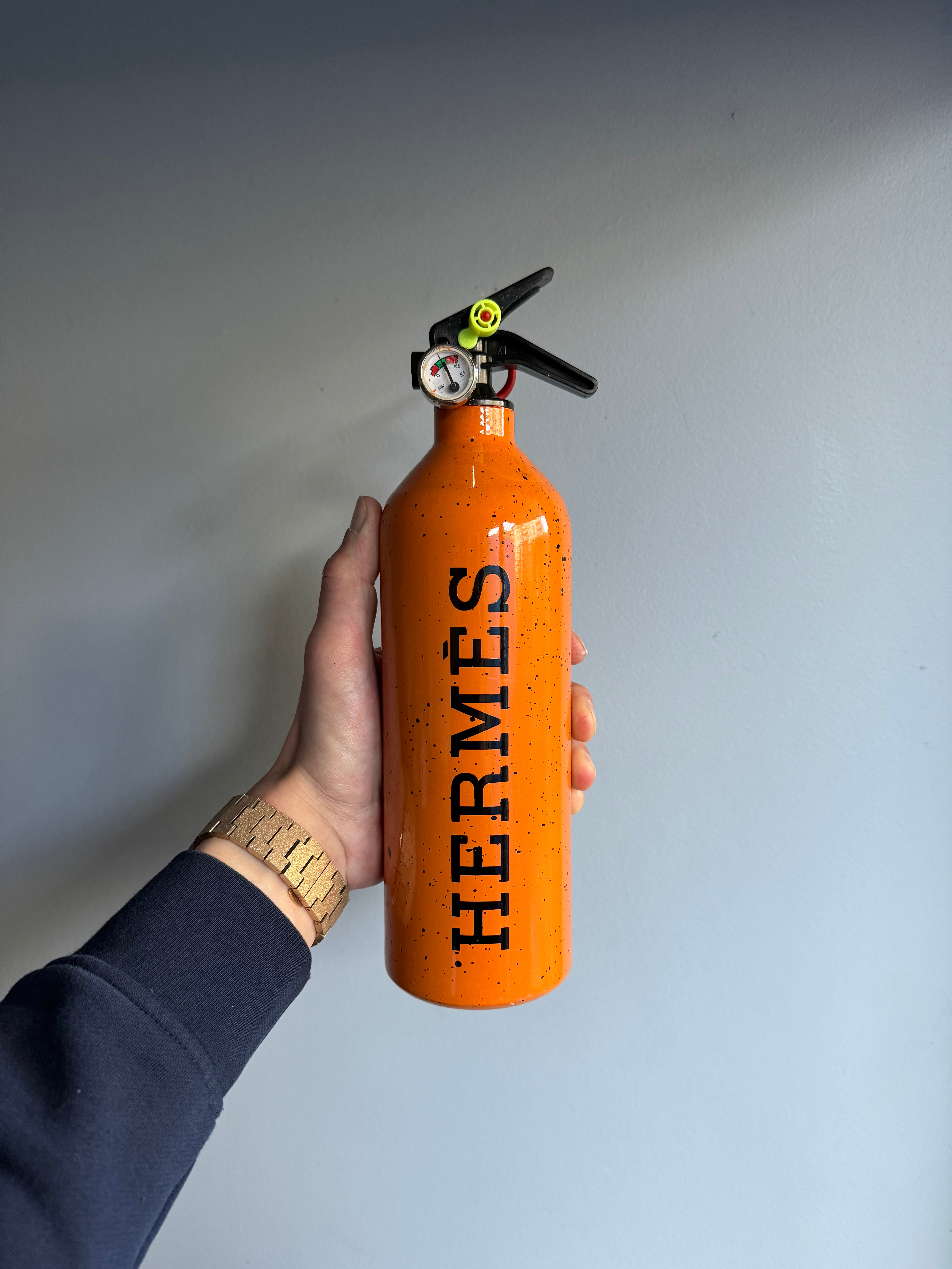 Fire extinguisher H